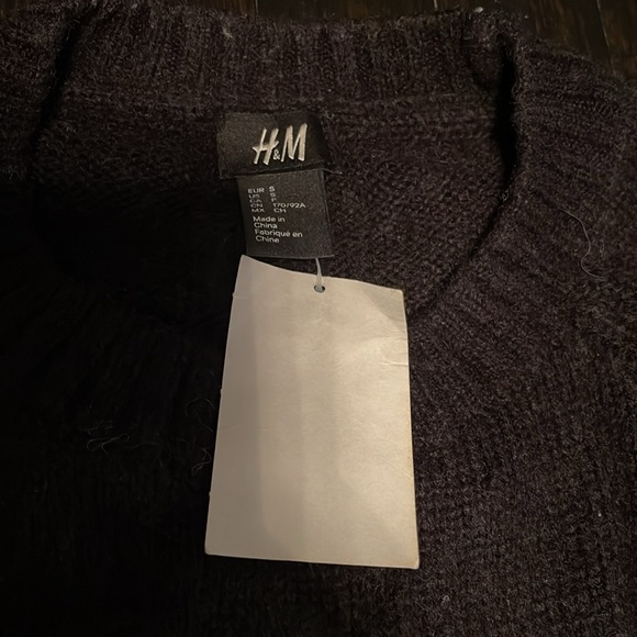 NWT H&M New Men's Crewneck Black White Striped Sweater-Good for Fall Winter - Picture 3 of 7
